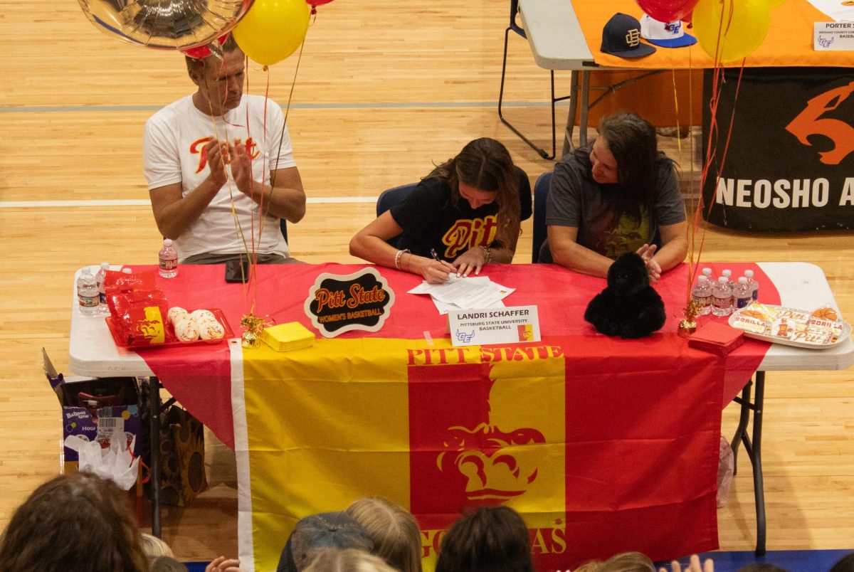 Landri Schaffer Signed with Pittsburg state University on November 13, 2025.
